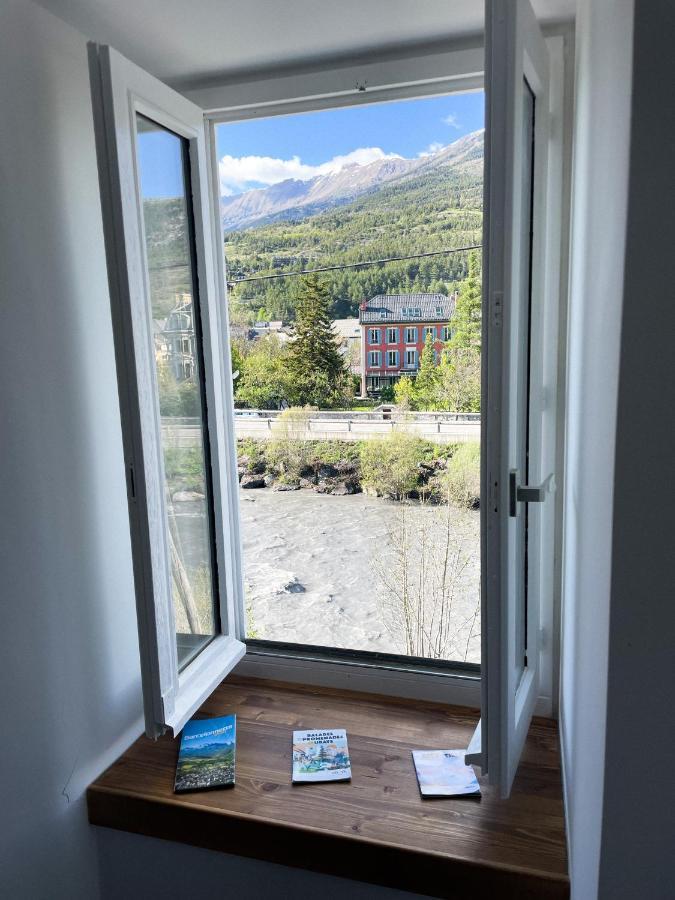 Studios Neufs - Coeur De Barcelonnette - Parking Prive Exterior foto
